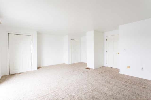 21-22 Beach Drive, West Brookfield, MA 01585