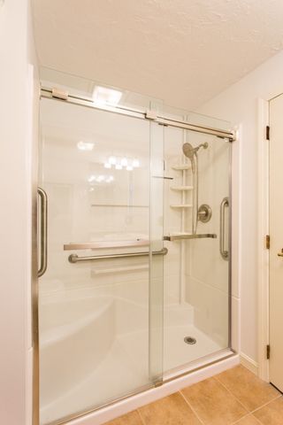 21-22 Beach Drive, West Brookfield, MA 01585
