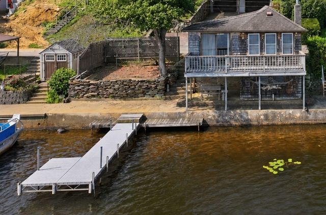 21-22 Beach Drive, West Brookfield, MA 01585