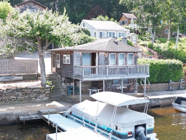 21-22 Beach Drive, West Brookfield, MA 01585