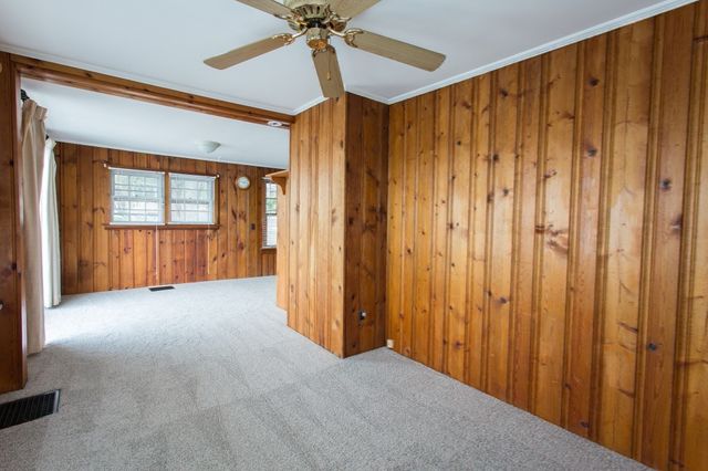 21-22 Beach Drive, West Brookfield, MA 01585