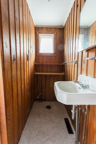21-22 Beach Drive, West Brookfield, MA 01585