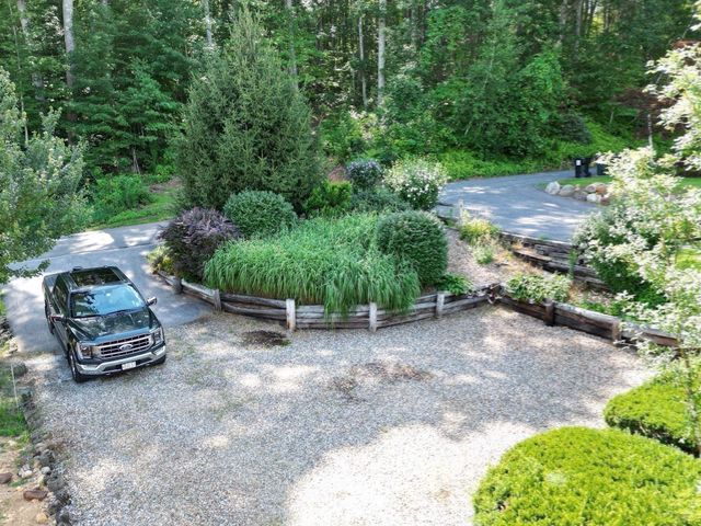 21-22 Beach Drive, West Brookfield, MA 01585