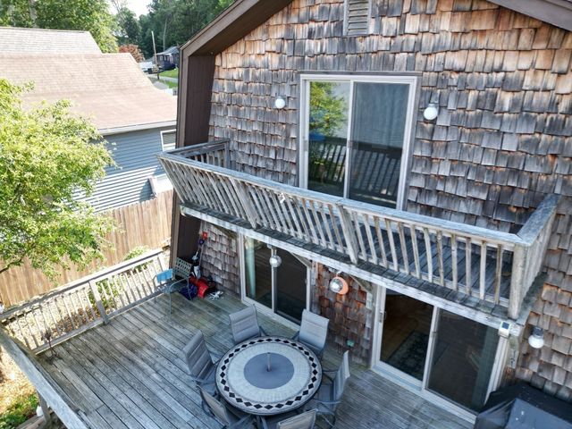 21-22 Beach Drive, West Brookfield, MA 01585