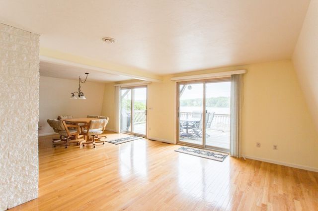 21-22 Beach Drive, West Brookfield, MA 01585