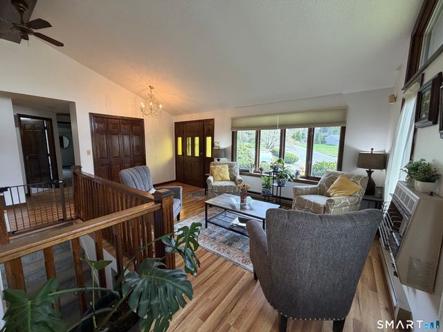 40 Hickory Hill Drive, Waterbury, CT 06708