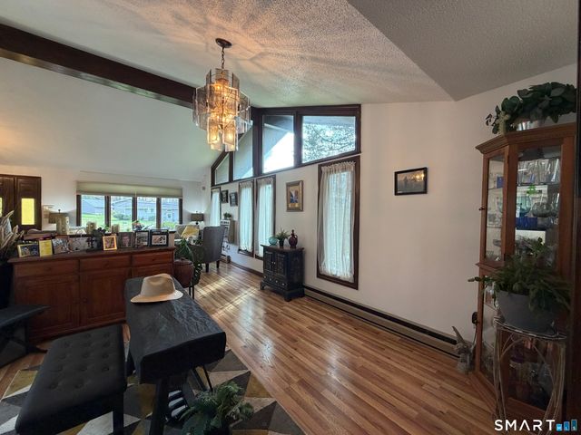 40 Hickory Hill Drive, Waterbury, CT 06708