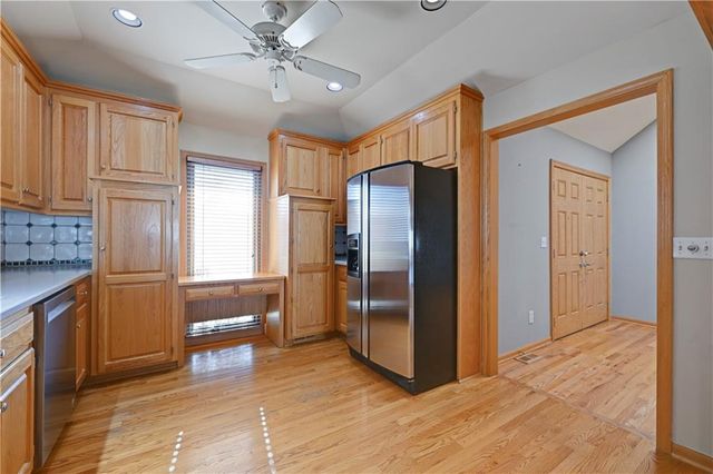 11800 W 99th Place, Overland Park, KS 66214