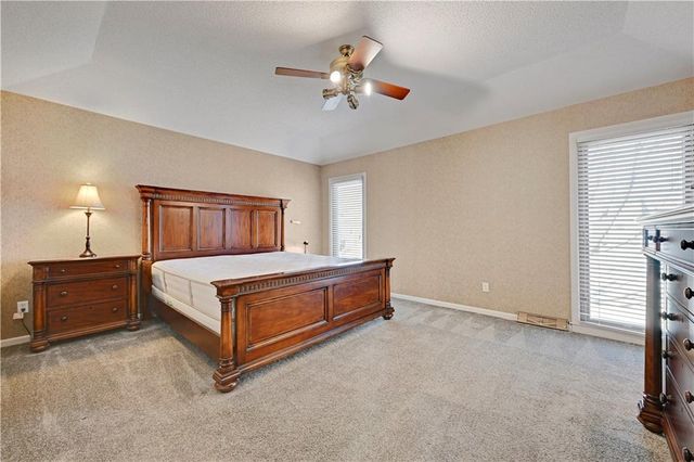 11800 W 99th Place, Overland Park, KS 66214