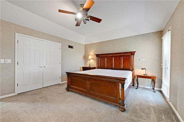 11800 W 99th Place, Overland Park, KS 66214