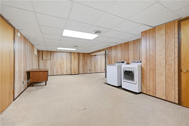 11800 W 99th Place, Overland Park, KS 66214