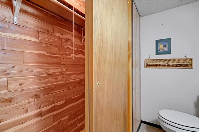 11800 W 99th Place, Overland Park, KS 66214