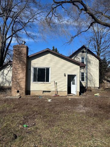 609 Olive Road, St Louis, MI 48880