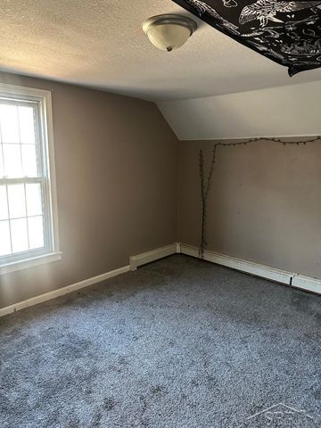 609 Olive Road, St Louis, MI 48880