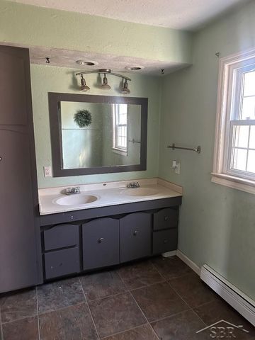 609 Olive Road, St Louis, MI 48880