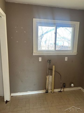 609 Olive Road, St Louis, MI 48880