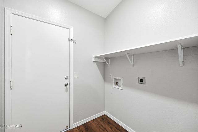 7239 W Morrow Drive, Glendale, AZ 85308