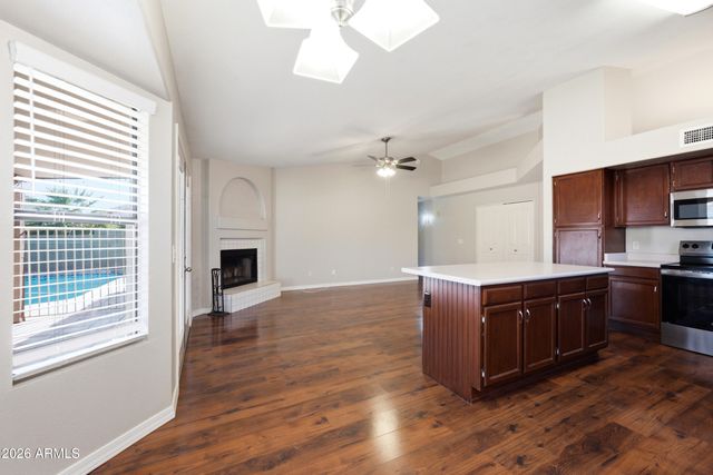 7239 W Morrow Drive, Glendale, AZ 85308