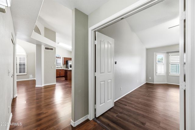 7239 W Morrow Drive, Glendale, AZ 85308