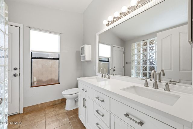 7239 W Morrow Drive, Glendale, AZ 85308