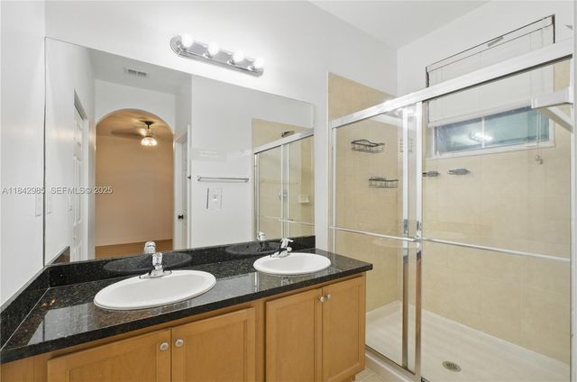 2851 W Prospect Road 307, Tamarac, FL 33309