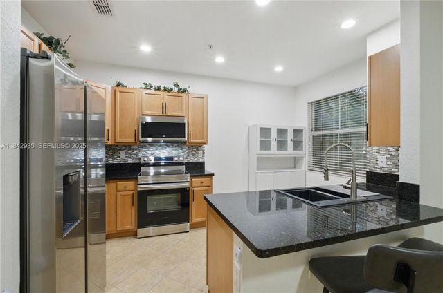 2851 W Prospect Road 307, Tamarac, FL 33309