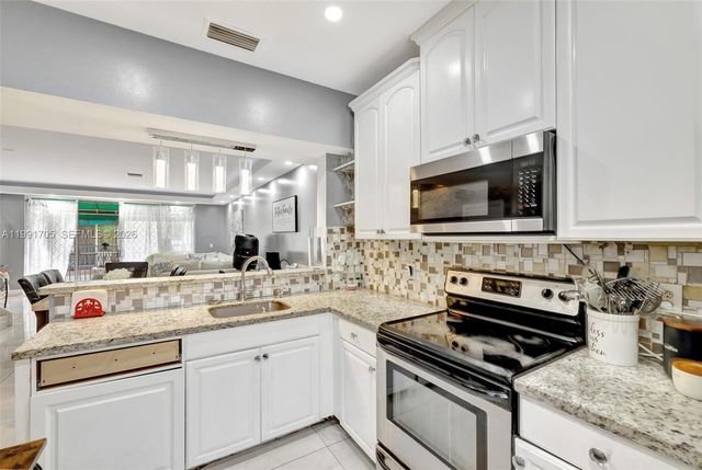 12662 NW 14th St, Sunrise, FL 33323