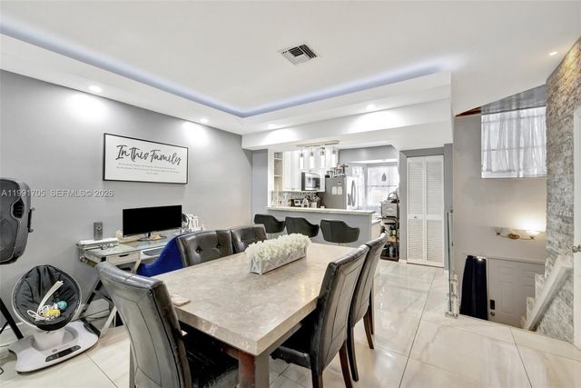 12662 NW 14th St, Sunrise, FL 33323