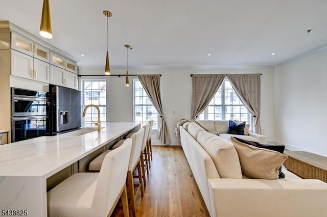 125 Conover Ter, Lebanon Boro, NJ 08833