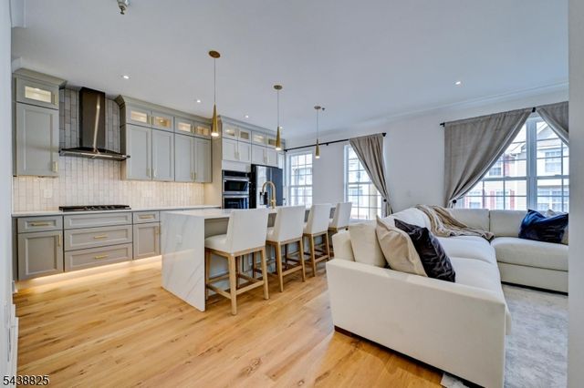 125 Conover Ter, Lebanon Boro, NJ 08833