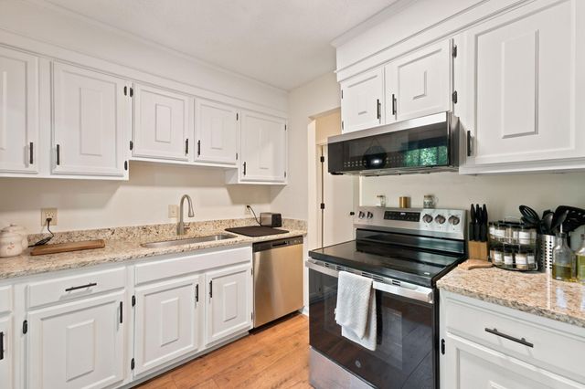 15 Coulter Drive, Wedgefield, SC 29168
