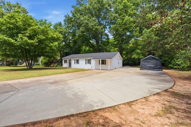 15 Coulter Drive, Wedgefield, SC 29168