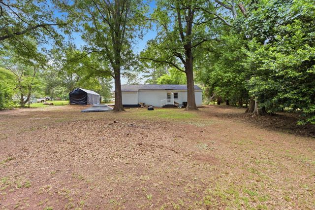 15 Coulter Drive, Wedgefield, SC 29168