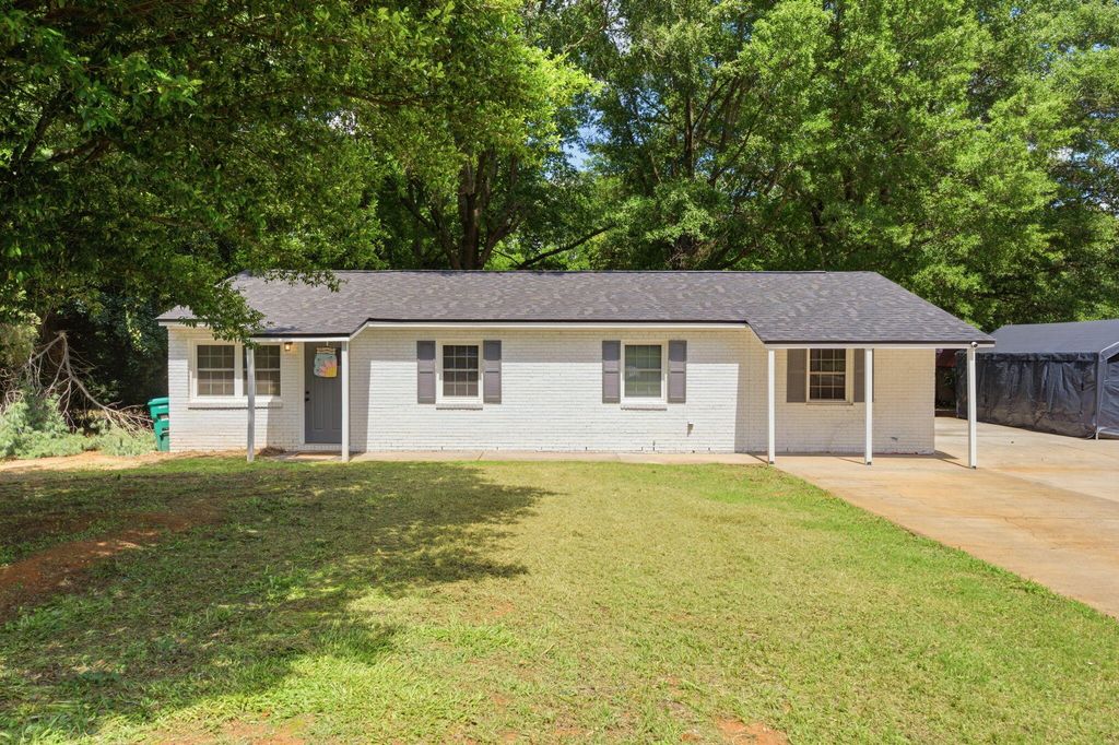 15 Coulter Drive, Wedgefield, SC 29168