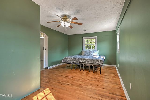 125 Cedar Valley Road, Bristol, TN 37620