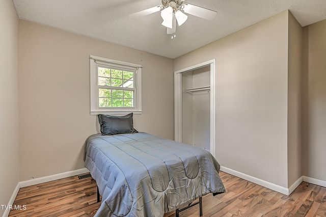 125 Cedar Valley Road, Bristol, TN 37620