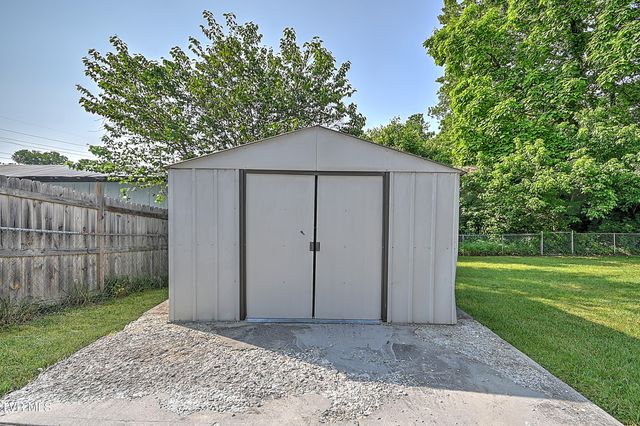 125 Cedar Valley Road, Bristol, TN 37620