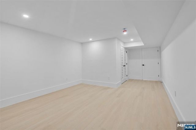 8 Sparrowbush Road, Mahwah, NJ 07430