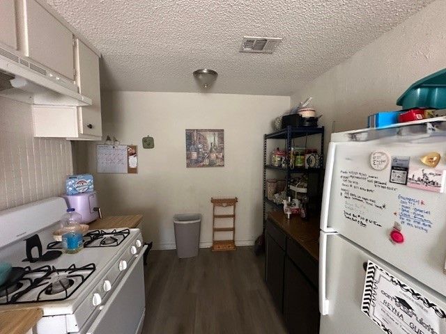 208 N Las Vegas Trail, White Settlement, TX 76108