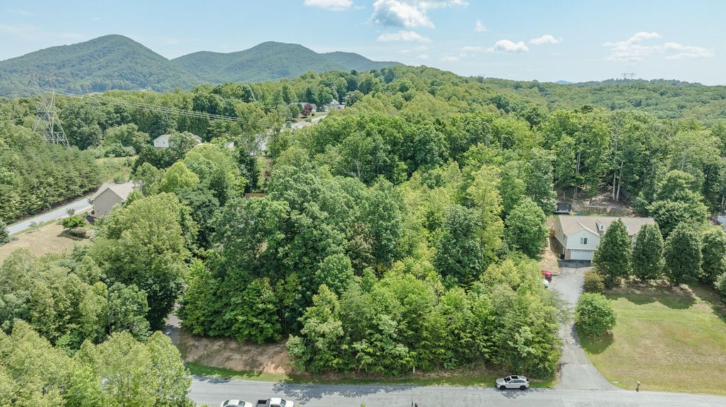 Lot 14 Autumnwood LN, Troutville, VA 24175