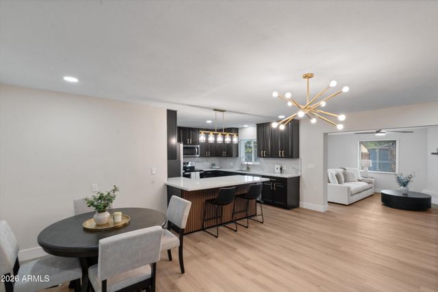 2841 W CAMPBELL Avenue, Phoenix, AZ 85017