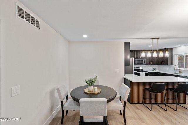 2841 W CAMPBELL Avenue, Phoenix, AZ 85017