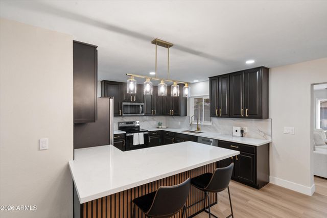 2841 W CAMPBELL Avenue, Phoenix, AZ 85017