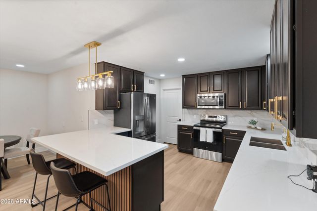 2841 W CAMPBELL Avenue, Phoenix, AZ 85017