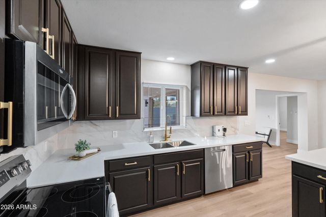 2841 W CAMPBELL Avenue, Phoenix, AZ 85017