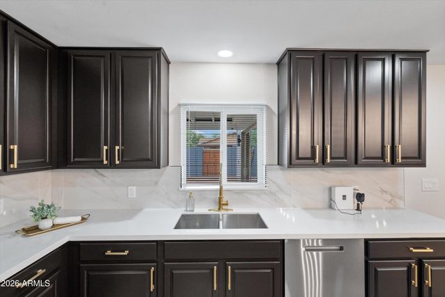 2841 W CAMPBELL Avenue, Phoenix, AZ 85017