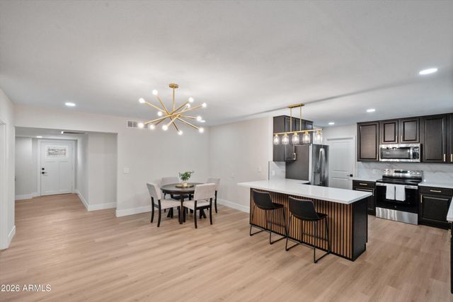 2841 W CAMPBELL Avenue, Phoenix, AZ 85017