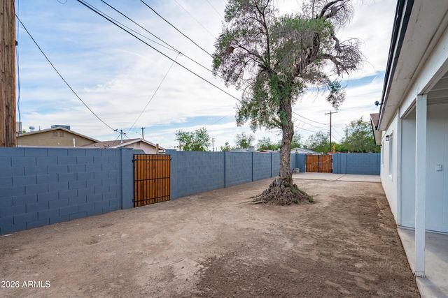 2841 W CAMPBELL Avenue, Phoenix, AZ 85017