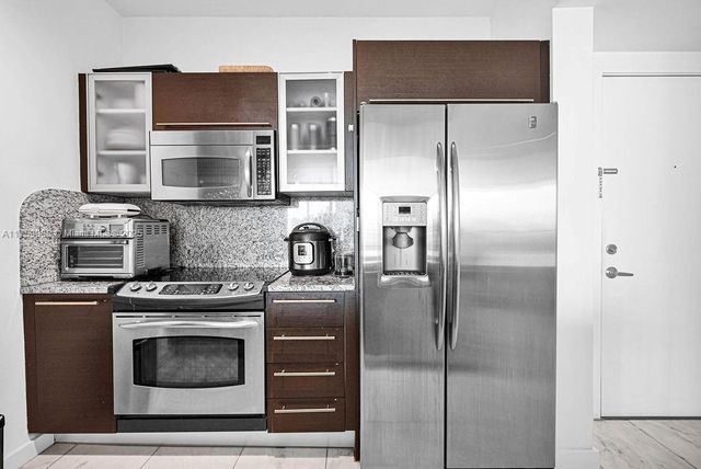 950 Brickell Bay Dr 3605, Miami, FL 33131