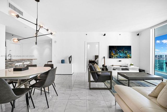 950 Brickell Bay Dr 3605, Miami, FL 33131